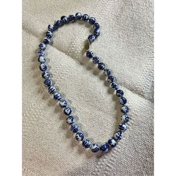 No Brand Jewelry - Oriental Glass Beaded Necklace